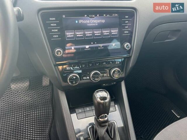 Белый Шкода Октавия, объемом двигателя 1.6 л и пробегом 210 тыс. км за 13400 $, фото 23 на Automoto.ua