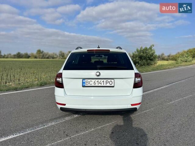 Белый Шкода Октавия, объемом двигателя 1.6 л и пробегом 210 тыс. км за 13400 $, фото 1 на Automoto.ua