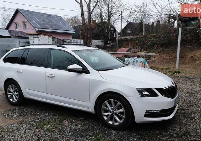 Белый Шкода Октавия, объемом двигателя 1.6 л и пробегом 342 тыс. км за 10800 $, фото 9 на Automoto.ua