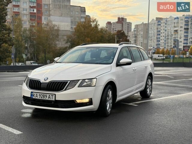 Білий Шкода Октавія, об'ємом двигуна 1.6 л та пробігом 285 тис. км за 10800 $, фото 8 на Automoto.ua