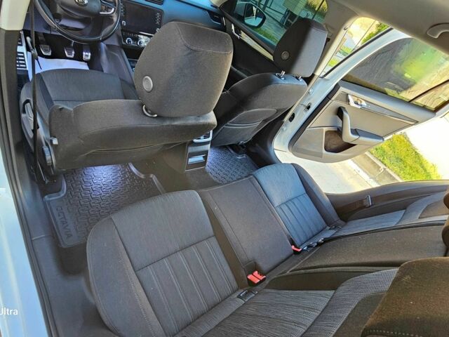 Белый Шкода Октавия, объемом двигателя 1.6 л и пробегом 245 тыс. км за 12500 $, фото 9 на Automoto.ua