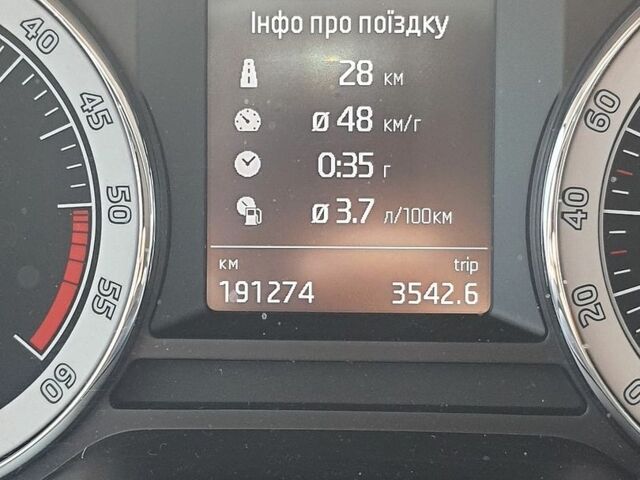 Білий Шкода Октавія, об'ємом двигуна 1.6 л та пробігом 214 тис. км за 13700 $, фото 26 на Automoto.ua