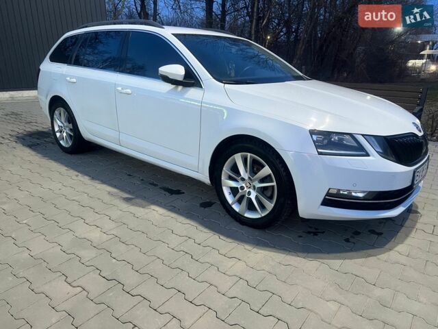 Білий Шкода Октавія, об'ємом двигуна 2 л та пробігом 223 тис. км за 16200 $, фото 3 на Automoto.ua