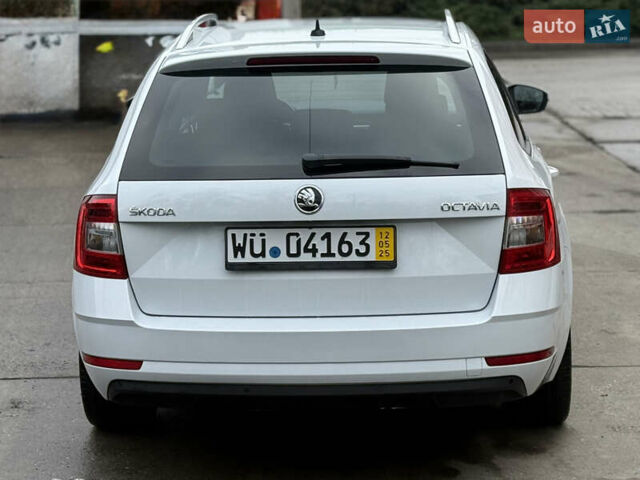 Белый Шкода Октавия, объемом двигателя 1.6 л и пробегом 218 тыс. км за 12950 $, фото 8 на Automoto.ua