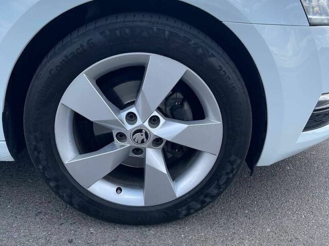 Білий Шкода Октавія, об'ємом двигуна 2 л та пробігом 239 тис. км за 15200 $, фото 20 на Automoto.ua