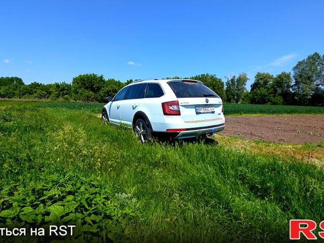 Белый Шкода Октавия, объемом двигателя 2 л и пробегом 291 тыс. км за 16500 $, фото 3 на Automoto.ua
