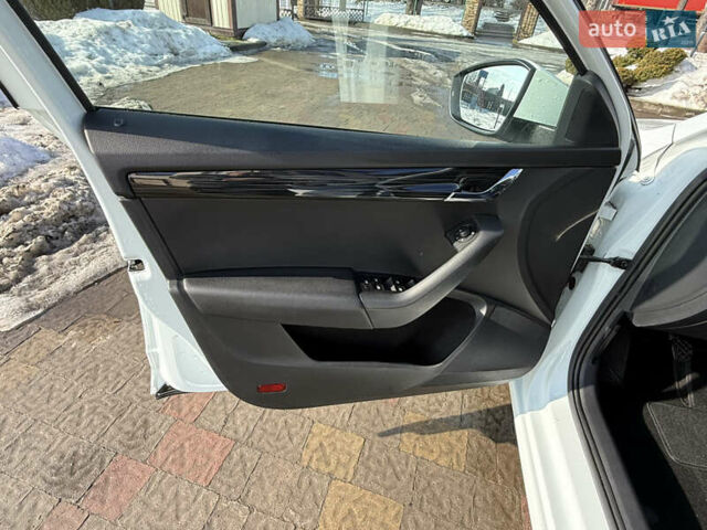 Білий Шкода Октавія, об'ємом двигуна 1.6 л та пробігом 181 тис. км за 13850 $, фото 35 на Automoto.ua