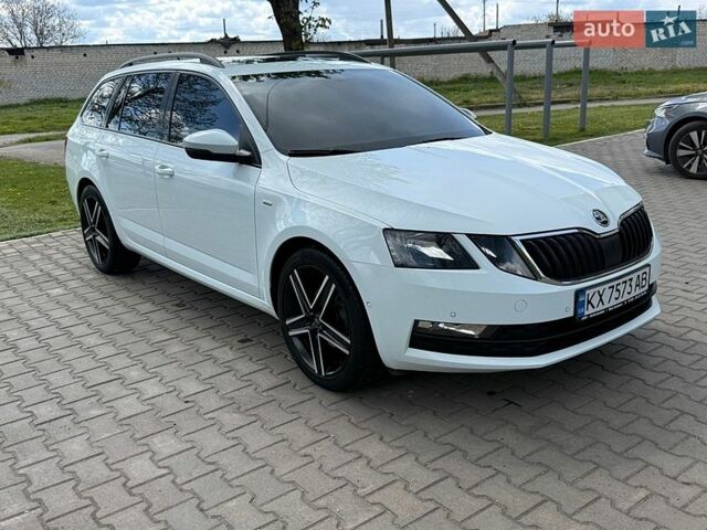 Білий Шкода Октавія, об'ємом двигуна 1.97 л та пробігом 287 тис. км за 13700 $, фото 10 на Automoto.ua