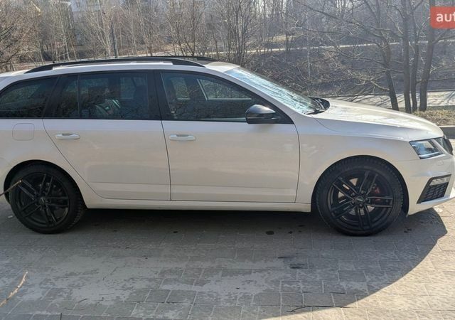 Білий Шкода Октавія, об'ємом двигуна 1.97 л та пробігом 185 тис. км за 19900 $, фото 17 на Automoto.ua