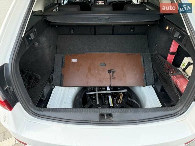 Белый Шкода Октавия, объемом двигателя 1.97 л и пробегом 222 тыс. км за 14900 $, фото 14 на Automoto.ua