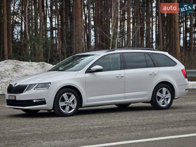 Белый Шкода Октавия, объемом двигателя 2 л и пробегом 200 тыс. км за 16999 $, фото 2 на Automoto.ua