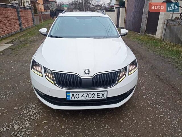 Білий Шкода Октавія, об'ємом двигуна 1.6 л та пробігом 247 тис. км за 10900 $, фото 30 на Automoto.ua