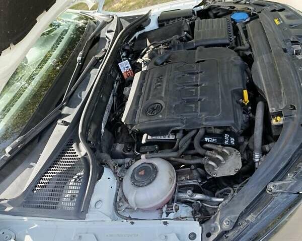 Білий Шкода Октавія, об'ємом двигуна 2 л та пробігом 258 тис. км за 13200 $, фото 6 на Automoto.ua