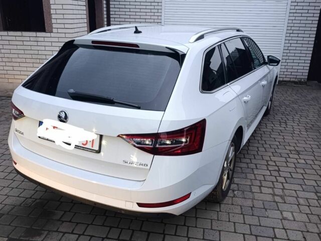 Белый Шкода Октавия, объемом двигателя 2 л и пробегом 220 тыс. км за 18800 $, фото 2 на Automoto.ua