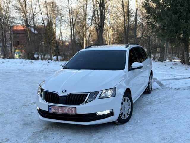 Белый Шкода Октавия, объемом двигателя 1.6 л и пробегом 290 тыс. км за 10799 $, фото 4 на Automoto.ua