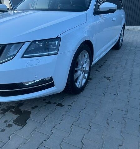 Белый Шкода Октавия, объемом двигателя 2 л и пробегом 223 тыс. км за 16200 $, фото 9 на Automoto.ua