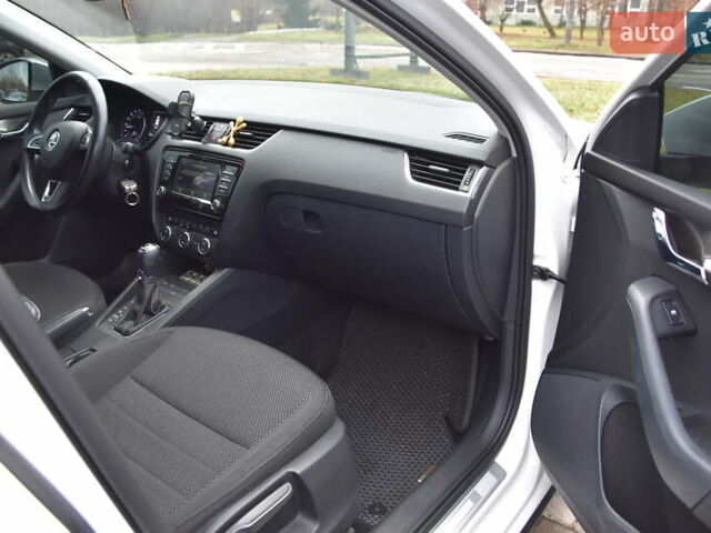 Белый Шкода Октавия, объемом двигателя 1.97 л и пробегом 246 тыс. км за 18300 $, фото 18 на Automoto.ua