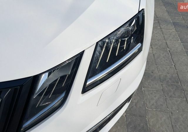 Білий Шкода Октавія, об'ємом двигуна 1.97 л та пробігом 185 тис. км за 19900 $, фото 6 на Automoto.ua