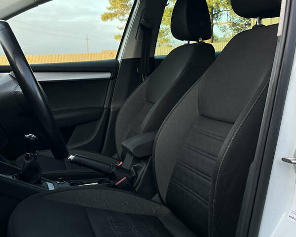 Белый Шкода Октавия, объемом двигателя 1.97 л и пробегом 250 тыс. км за 12500 $, фото 48 на Automoto.ua