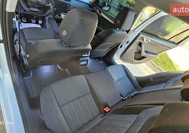 Белый Шкода Октавия, объемом двигателя 1.6 л и пробегом 245 тыс. км за 12499 $, фото 52 на Automoto.ua