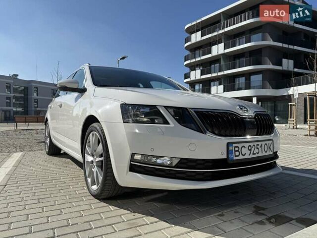 Белый Шкода Октавия, объемом двигателя 2 л и пробегом 220 тыс. км за 15999 $, фото 129 на Automoto.ua