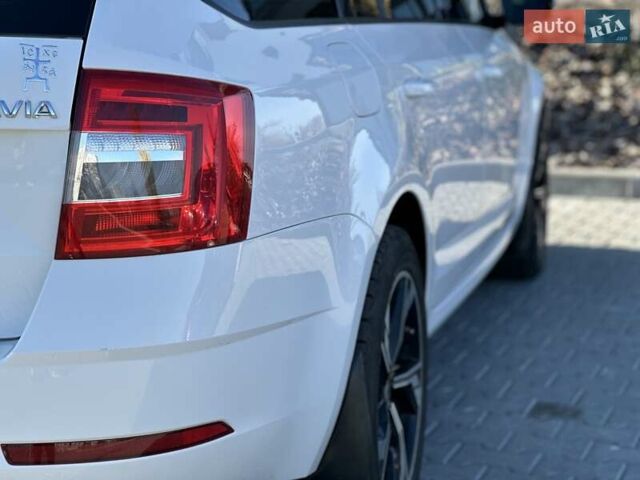 Белый Шкода Октавия, объемом двигателя 1.6 л и пробегом 198 тыс. км за 13500 $, фото 18 на Automoto.ua