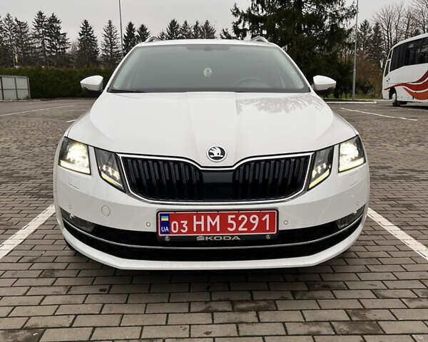 Білий Шкода Октавія, об'ємом двигуна 1.97 л та пробігом 241 тис. км за 15950 $, фото 8 на Automoto.ua