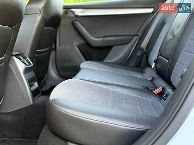 Белый Шкода Октавия, объемом двигателя 2 л и пробегом 183 тыс. км за 14300 $, фото 55 на Automoto.ua