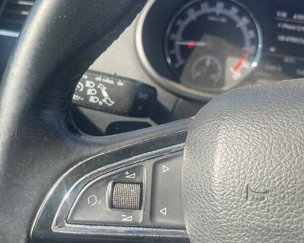 Белый Шкода Октавия, объемом двигателя 2 л и пробегом 220 тыс. км за 16200 $, фото 91 на Automoto.ua