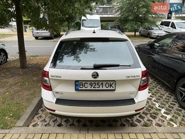 Белый Шкода Октавия, объемом двигателя 2 л и пробегом 226 тыс. км за 16950 $, фото 4 на Automoto.ua