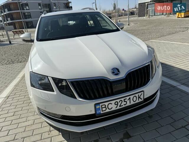 Белый Шкода Октавия, объемом двигателя 2 л и пробегом 220 тыс. км за 15999 $, фото 22 на Automoto.ua