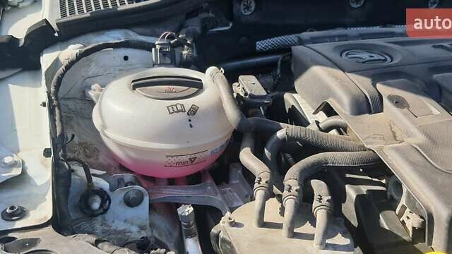 Білий Шкода Октавія, об'ємом двигуна 1.6 л та пробігом 197 тис. км за 14800 $, фото 56 на Automoto.ua