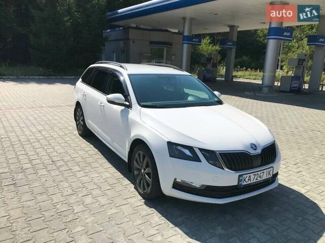 Білий Шкода Октавія, об'ємом двигуна 1.6 л та пробігом 284 тис. км за 14000 $, фото 9 на Automoto.ua