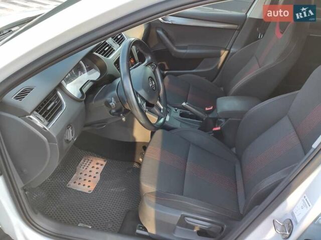 Білий Шкода Октавія, об'ємом двигуна 1.6 л та пробігом 178 тис. км за 16500 $, фото 10 на Automoto.ua