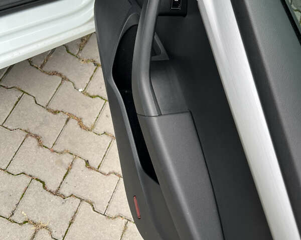 Білий Шкода Октавія, об'ємом двигуна 1.6 л та пробігом 195 тис. км за 14800 $, фото 19 на Automoto.ua