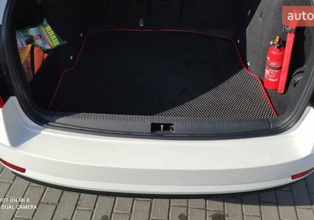 Белый Шкода Октавия, объемом двигателя 1.6 л и пробегом 219 тыс. км за 12800 $, фото 29 на Automoto.ua