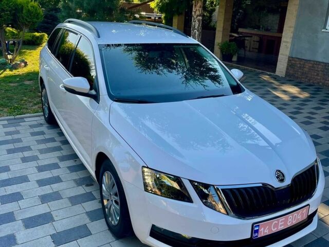 Белый Шкода Октавия, объемом двигателя 1.6 л и пробегом 208 тыс. км за 11699 $, фото 9 на Automoto.ua