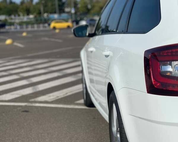 Белый Шкода Октавия, объемом двигателя 2 л и пробегом 220 тыс. км за 16200 $, фото 128 на Automoto.ua