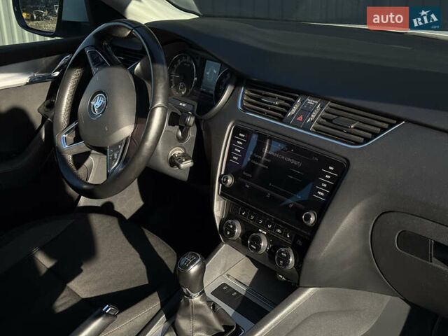 Білий Шкода Октавія, об'ємом двигуна 1.97 л та пробігом 250 тис. км за 13300 $, фото 25 на Automoto.ua