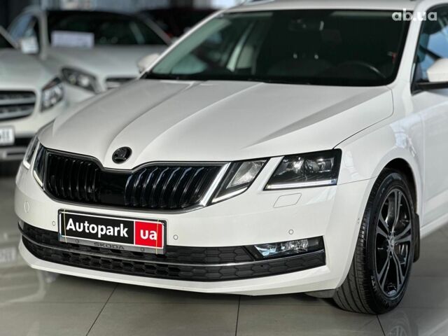 Белый Шкода Октавия, объемом двигателя 1.6 л и пробегом 212 тыс. км за 15340 $, фото 7 на Automoto.ua