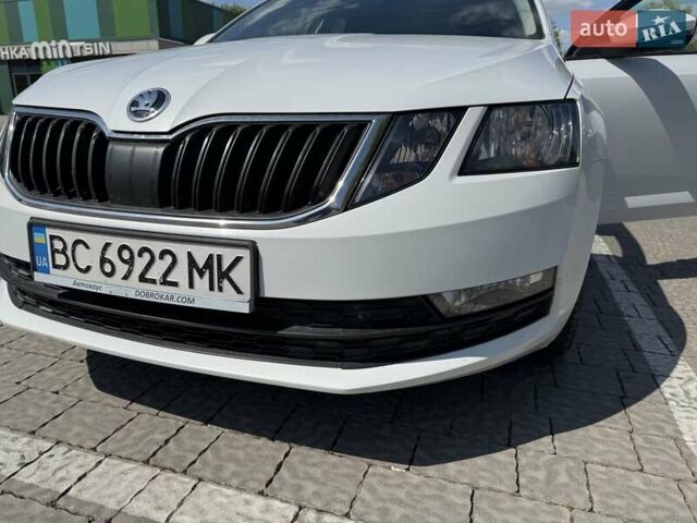 Белый Шкода Октавия, объемом двигателя 1.6 л и пробегом 260 тыс. км за 12800 $, фото 44 на Automoto.ua