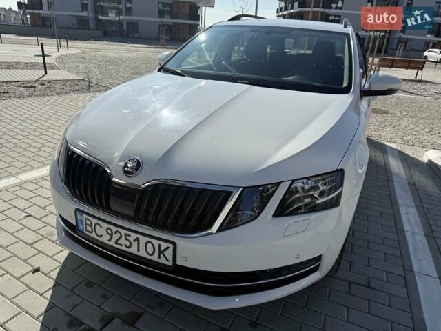 Белый Шкода Октавия, объемом двигателя 2 л и пробегом 220 тыс. км за 15999 $, фото 23 на Automoto.ua