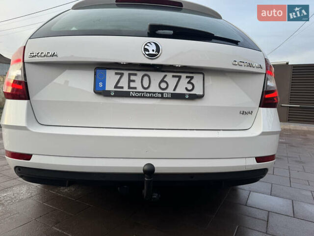Білий Шкода Октавія, об'ємом двигуна 2 л та пробігом 210 тис. км за 16400 $, фото 25 на Automoto.ua