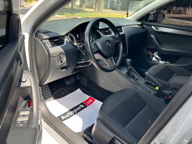 Белый Шкода Октавия, объемом двигателя 2 л и пробегом 209 тыс. км за 16990 $, фото 11 на Automoto.ua