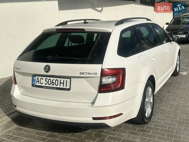 Шкода Октавия 2018 в Львове на Automoto.ua Белый Шкода Октавия, объемом двигателя 1.97 л и пробегом 198 тыс. км за 13600 $, фото 3 на Automoto.ua