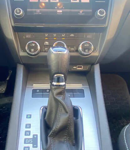 Білий Шкода Октавія, об'ємом двигуна 1.97 л та пробігом 210 тис. км за 14500 $, фото 16 на Automoto.ua