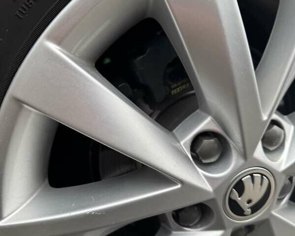 Білий Шкода Октавія, об'ємом двигуна 1.98 л та пробігом 279 тис. км за 15900 $, фото 46 на Automoto.ua