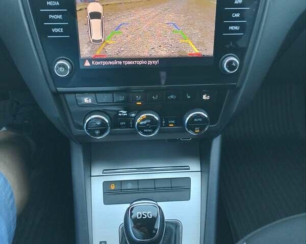Білий Шкода Октавія, об'ємом двигуна 1.6 л та пробігом 216 тис. км за 14500 $, фото 6 на Automoto.ua