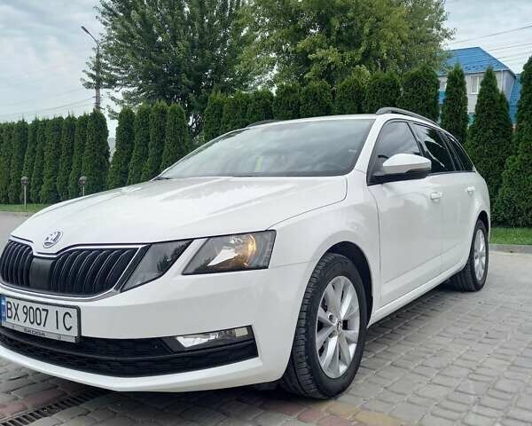 Белый Шкода Октавия, объемом двигателя 1.6 л и пробегом 258 тыс. км за 13500 $, фото 8 на Automoto.ua