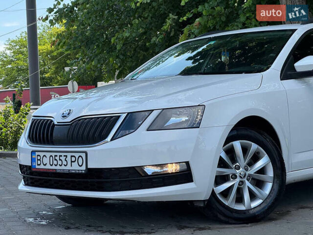 Белый Шкода Октавия, объемом двигателя 2 л и пробегом 229 тыс. км за 15500 $, фото 14 на Automoto.ua